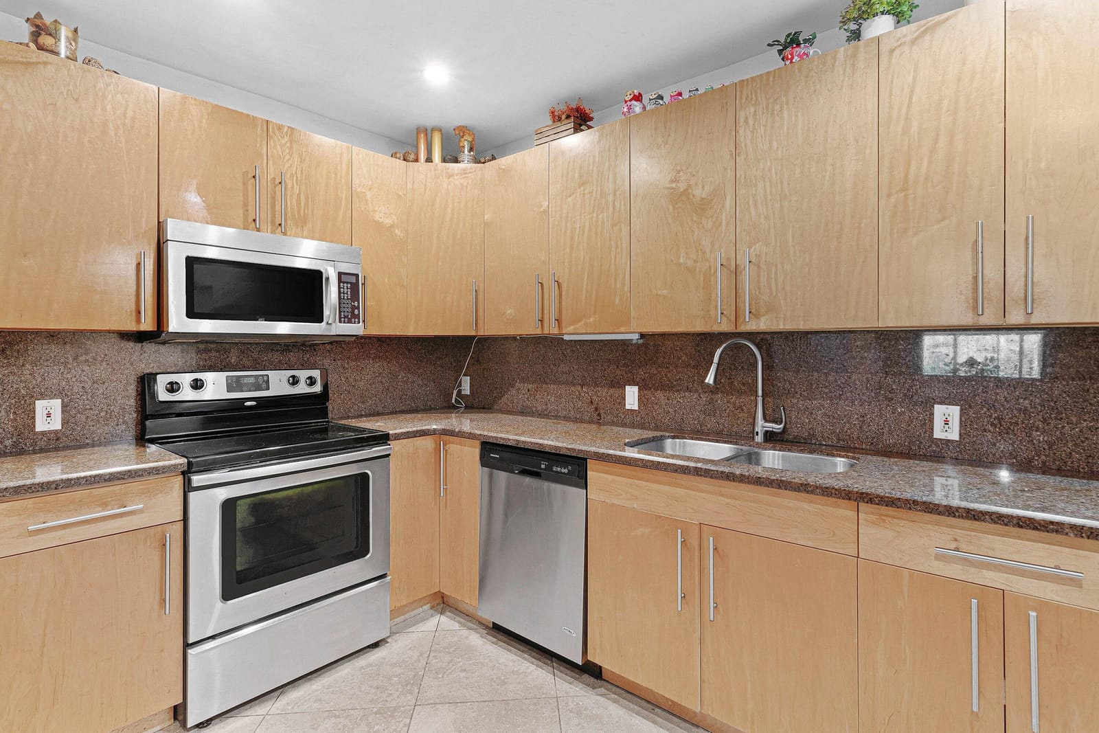 2757 SW 2ND Street 2757 — photo 4