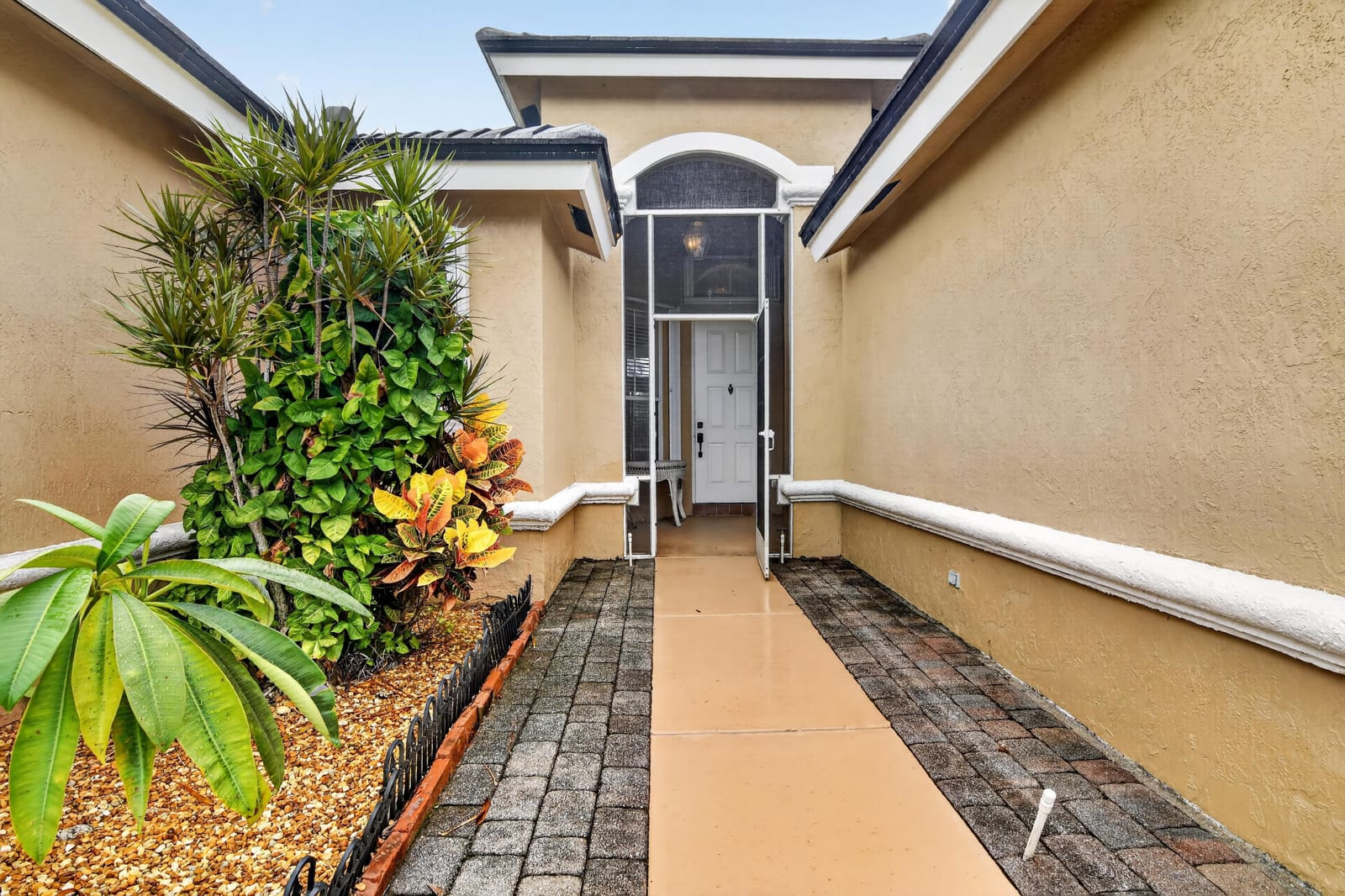 6783 Las Colinas Court, Lake Worth, FL 33463 photo 2