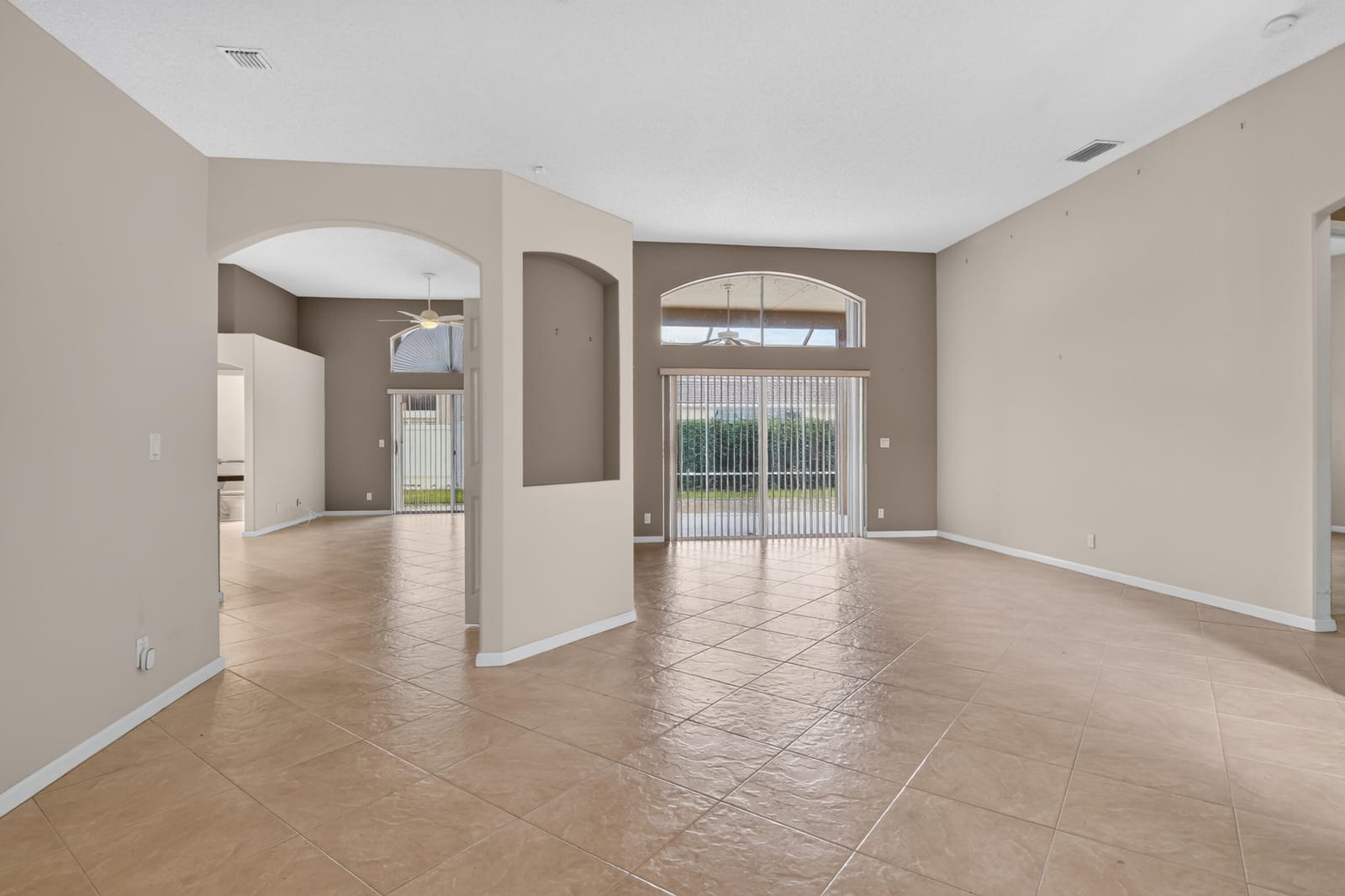 6783 Las Colinas Court, Lake Worth, FL 33463 photo 4
