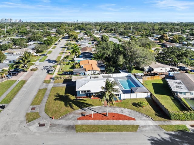 1900 SW 33rd Avenue, sold in ZIP 33312, Dania Beach, FL