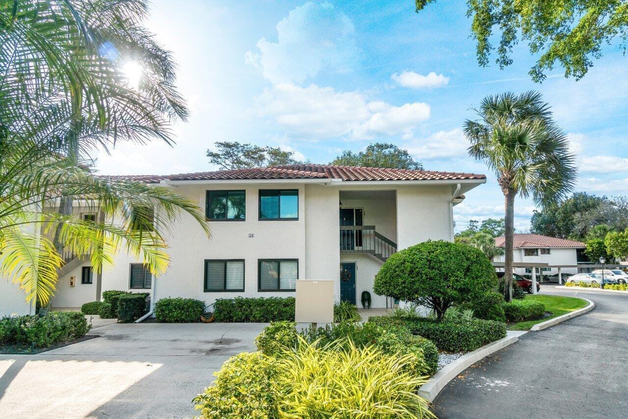 50 PELICAN POINTE Drive 2050 — photo 2