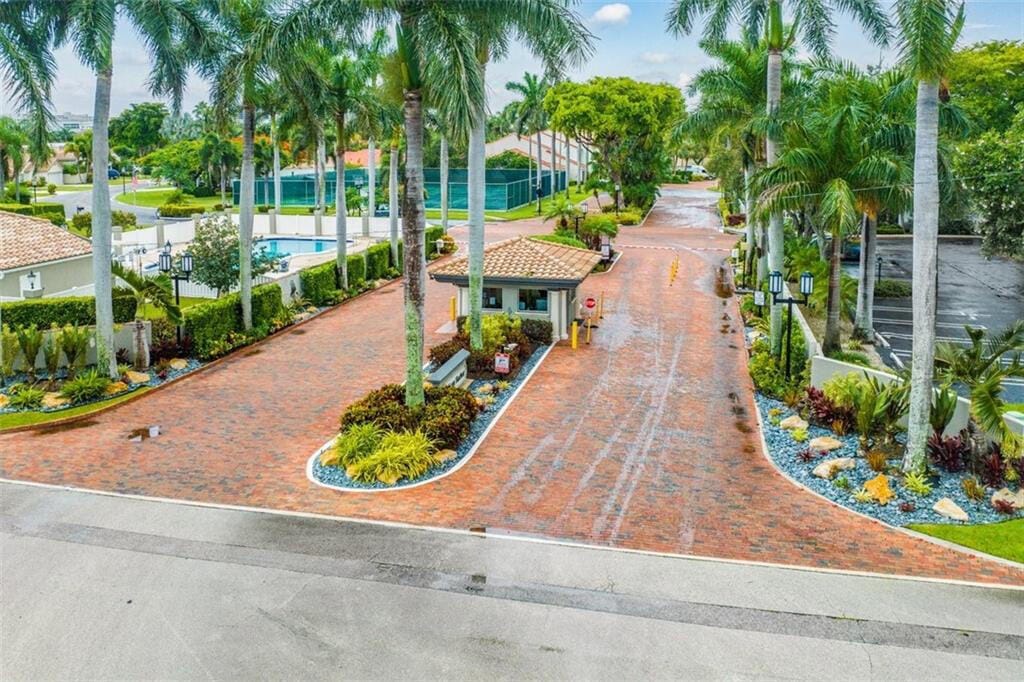 50 PELICAN POINTE Drive 2050, Delray Beach, FL 33483 photo 23