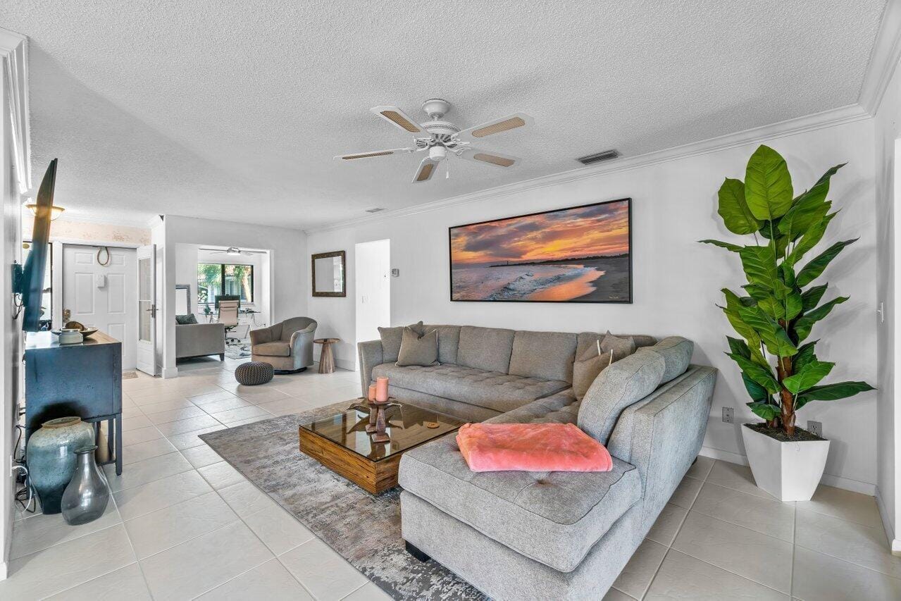 50 PELICAN POINTE Drive 2050 — photo 6
