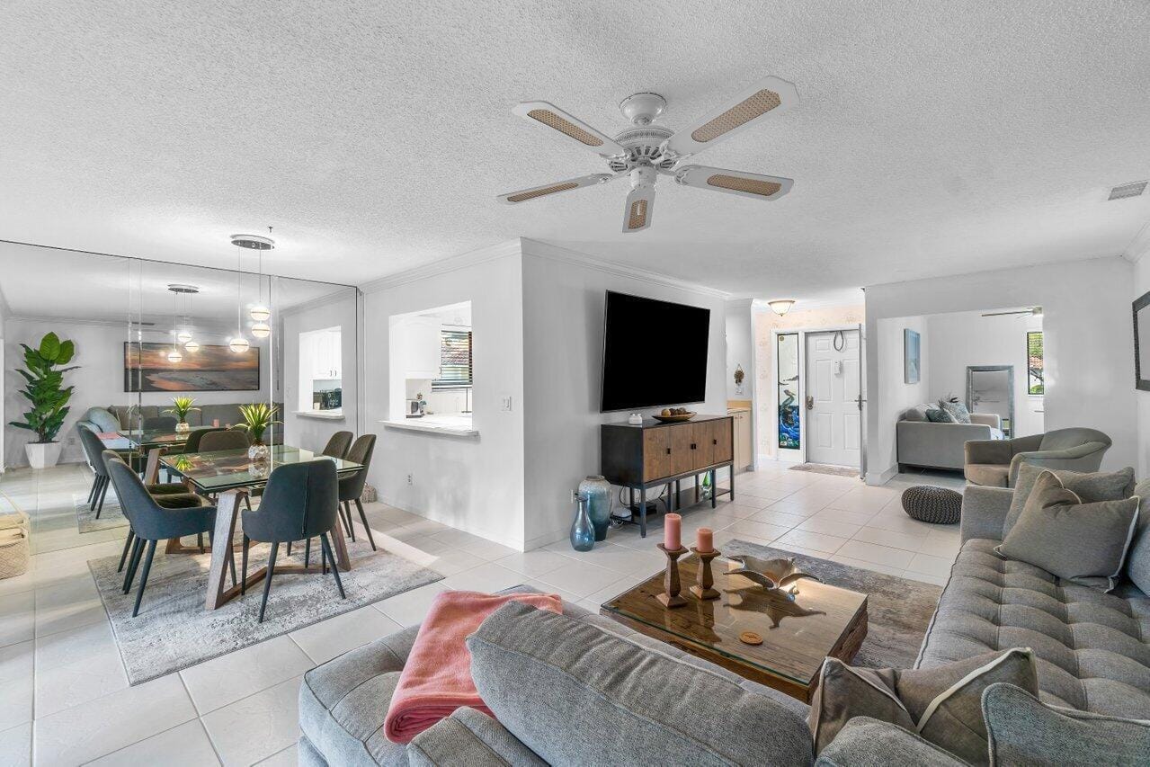 50 PELICAN POINTE Drive 2050 — photo 7