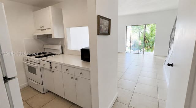 1305 W 53rd Street 430, Hialeah, FL 33012