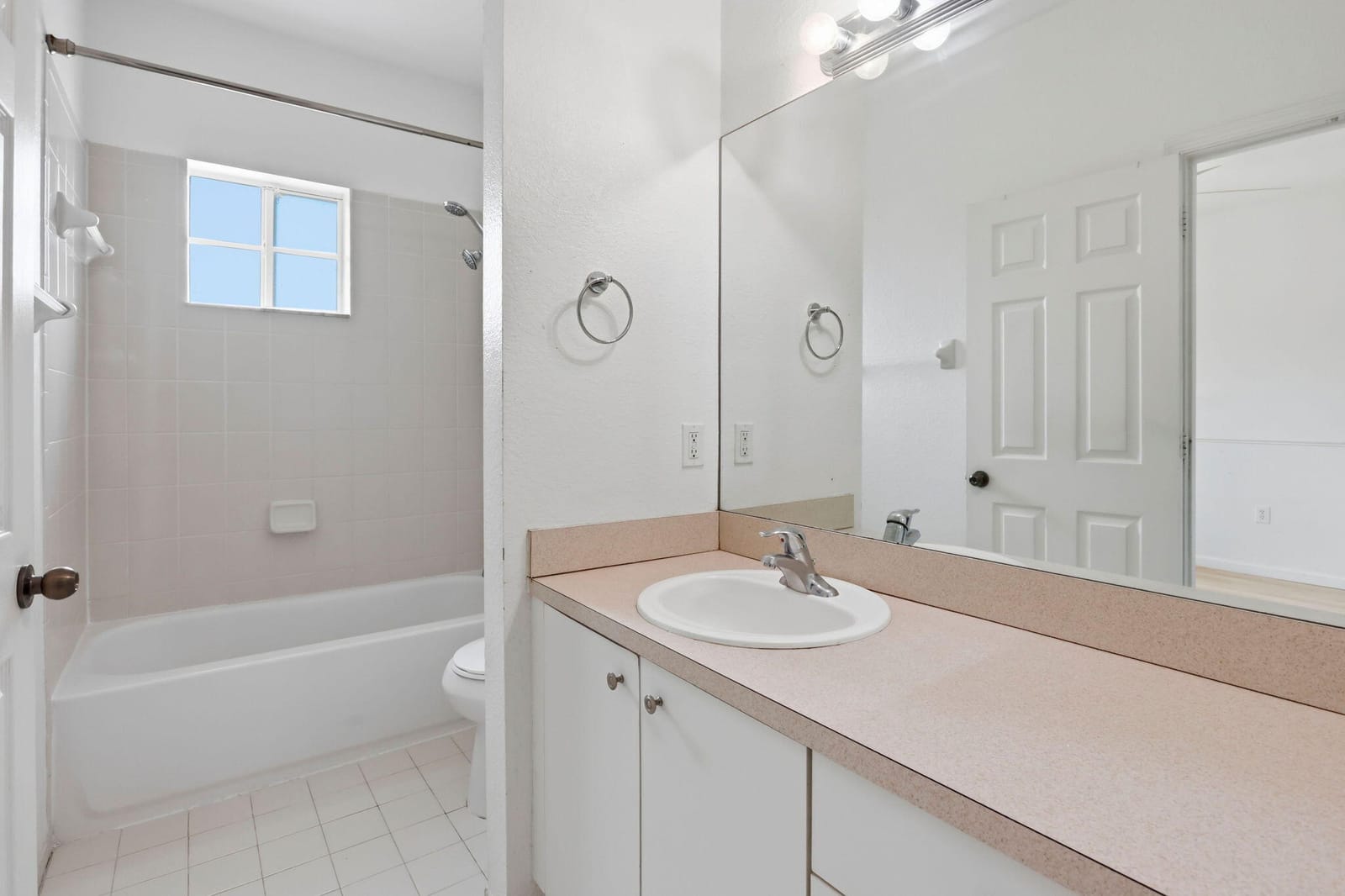 460 PRINCESS Drive — photo 4