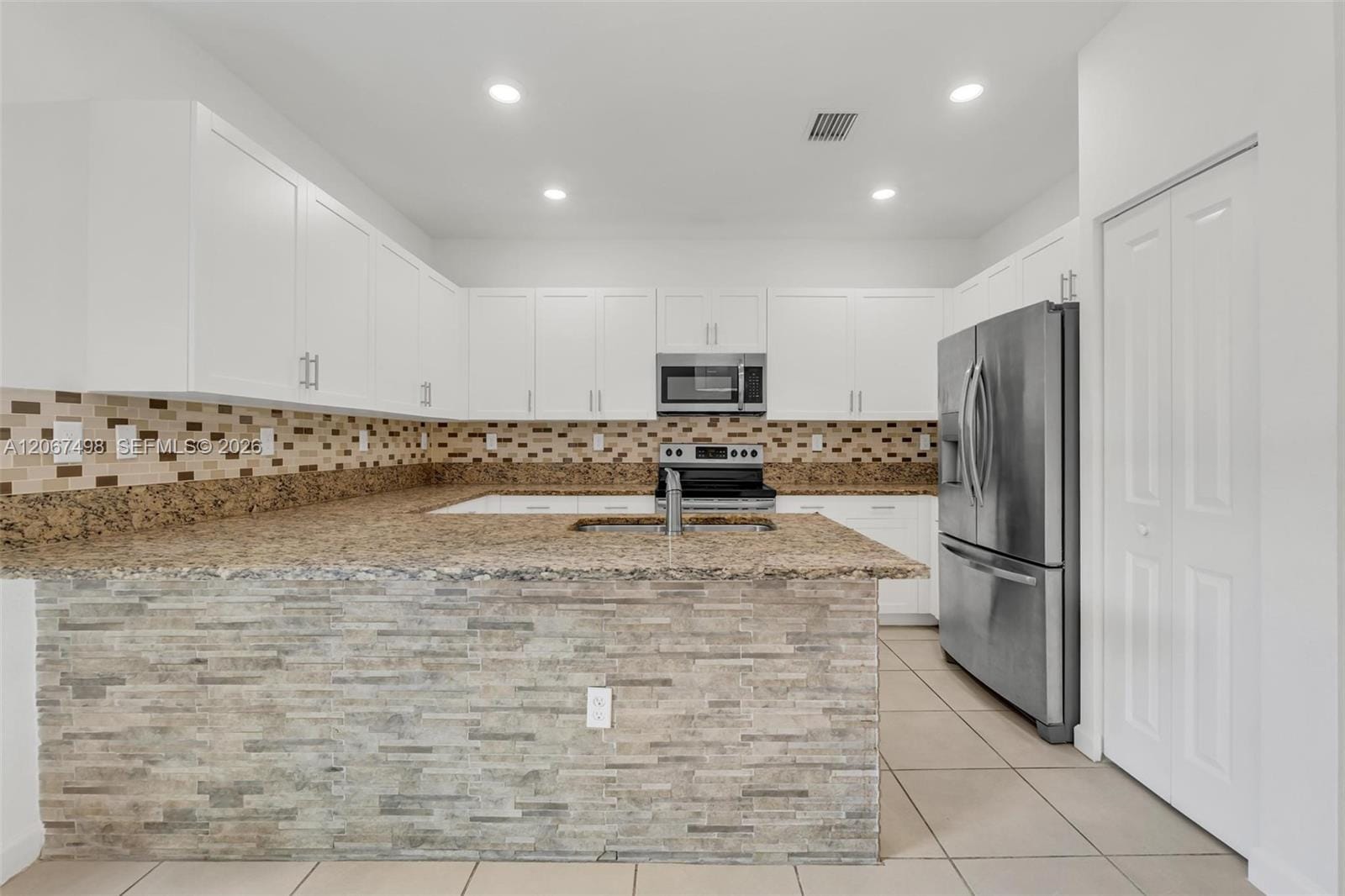 582 NE 207th Street 582, Miami, FL 33179 photo 15