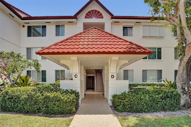 102 Half Moon Circle C3, Hypoluxo, FL 33462
