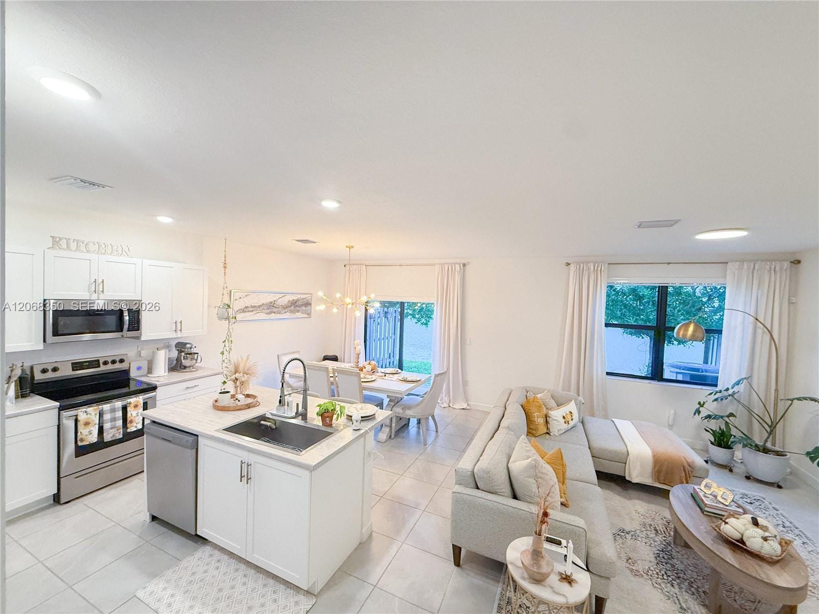10095 SW 231 Lane ., Miami, FL 33190