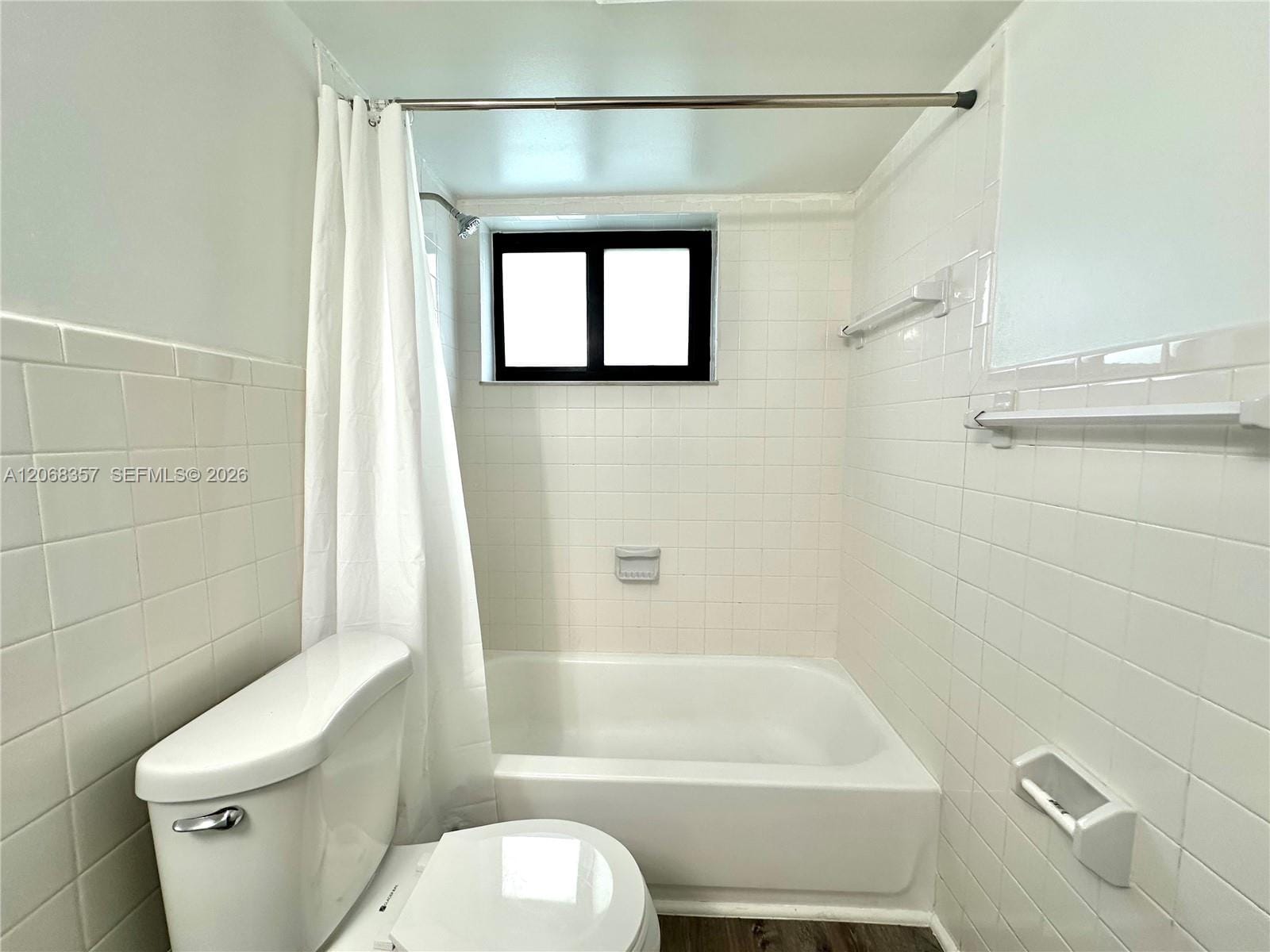 529 SW 4th Street 303 — photo 12