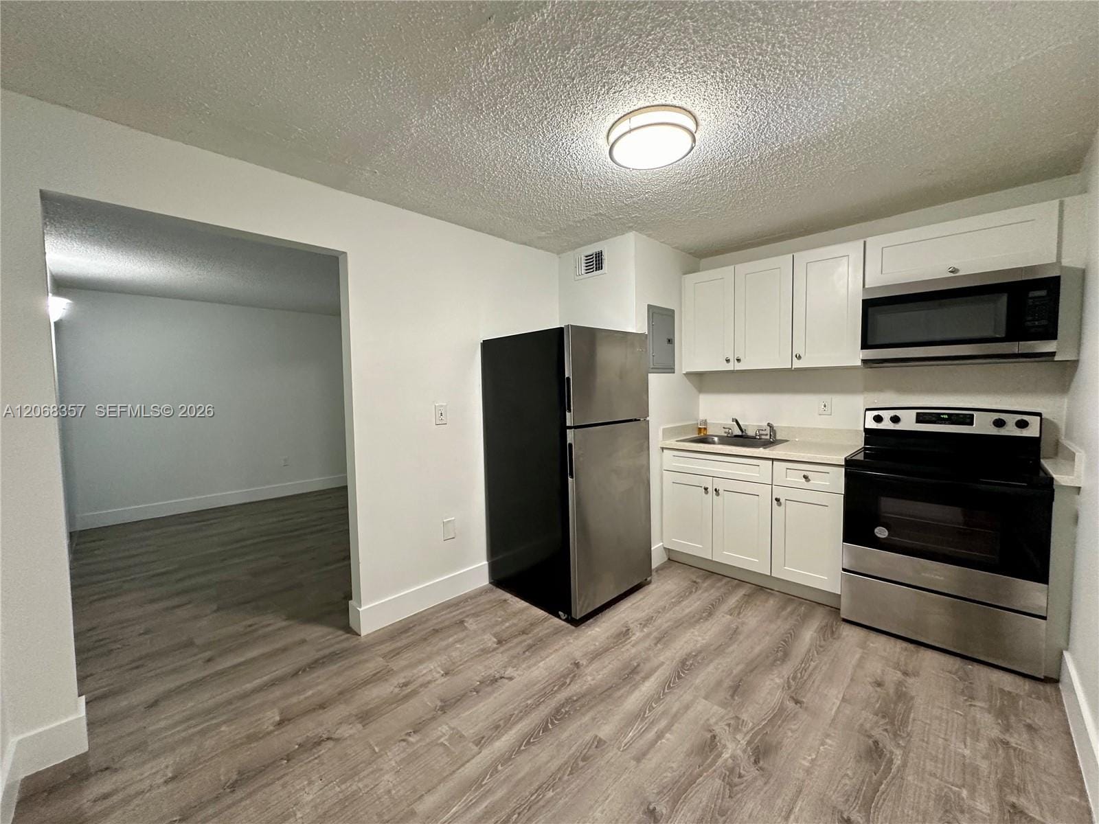 529 SW 4th Street 303 — photo 4