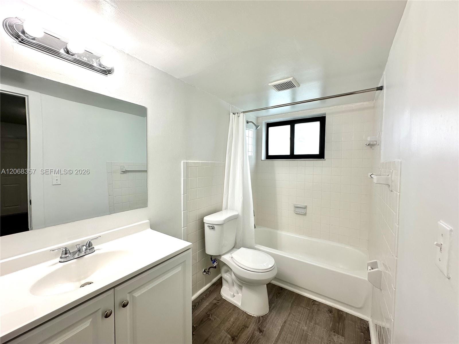 529 SW 4th Street 303 — photo 10