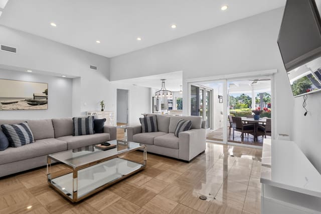 625 LAKEWOODE Circle W, sold in Lakewoode Sec I, Delray Beach, FL