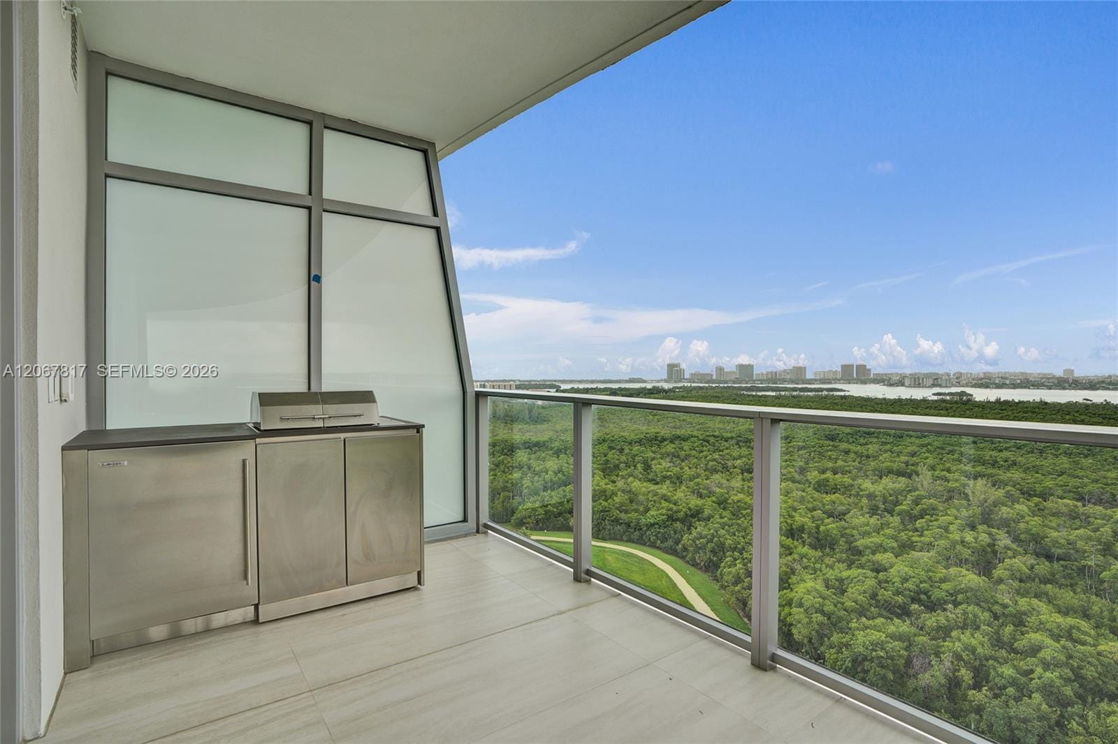 2411 Laguna Circle 1805 — photo 11