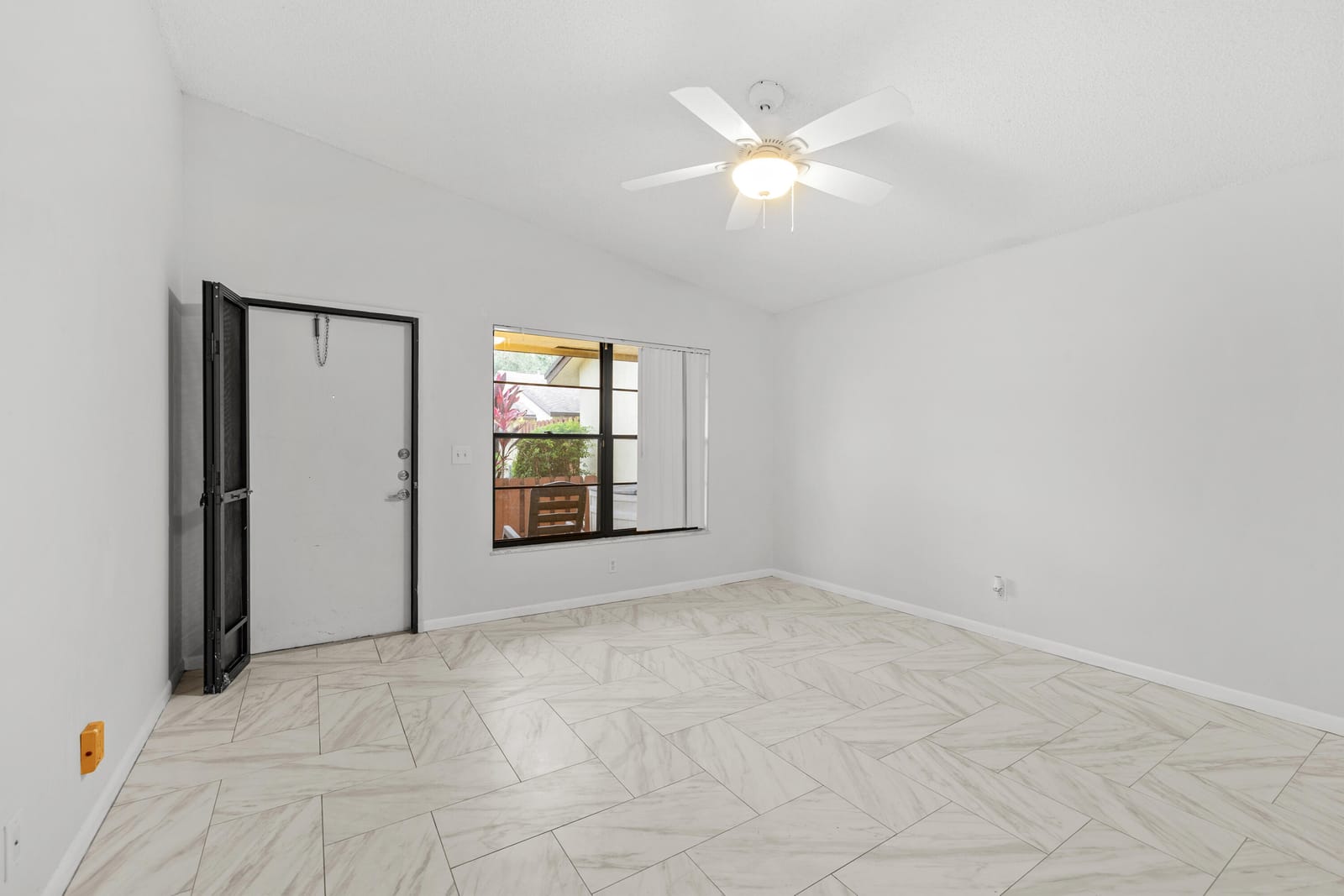 8019 SE Villa Circle — photo 11