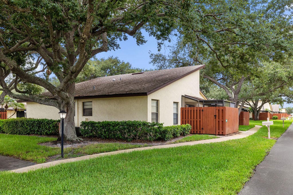 8019 SE Villa Circle, Hobe Sound, FL 33455 photo 29
