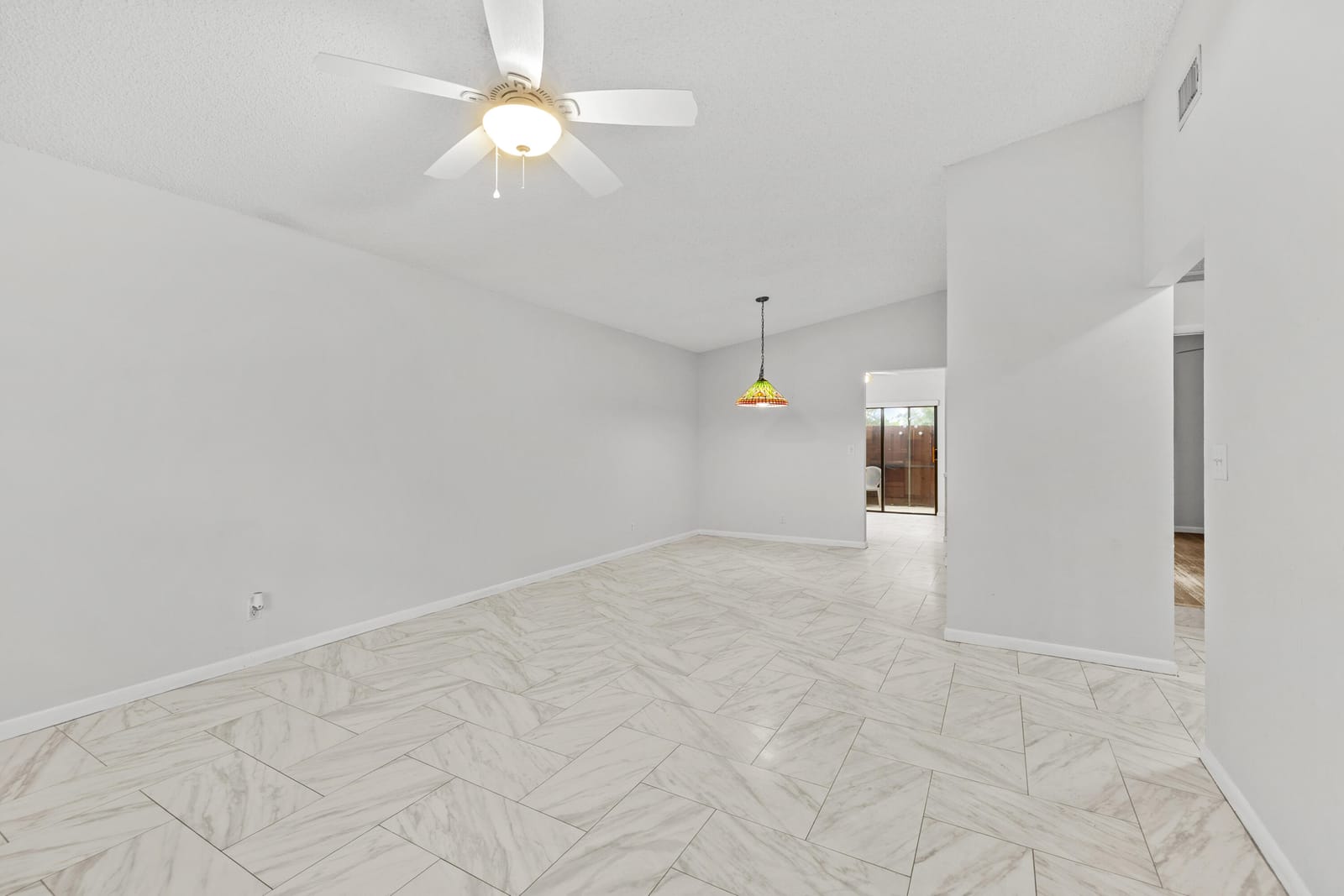 8019 SE Villa Circle — photo 4