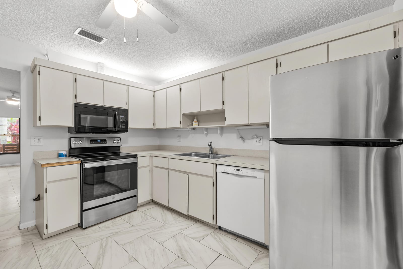 8019 SE Villa Circle — photo 9