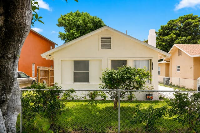 628 55th Street, sold in North Palm Bch 1, West Palm Beach, FL