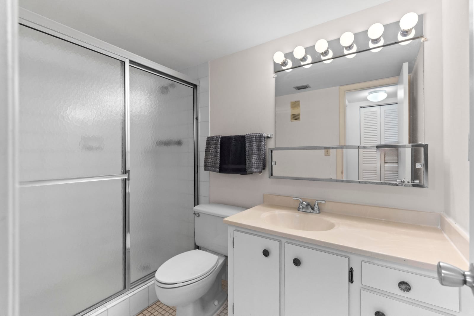 900 COLONY POINT Circle 511, Pembroke Pines, FL 33026 photo 20