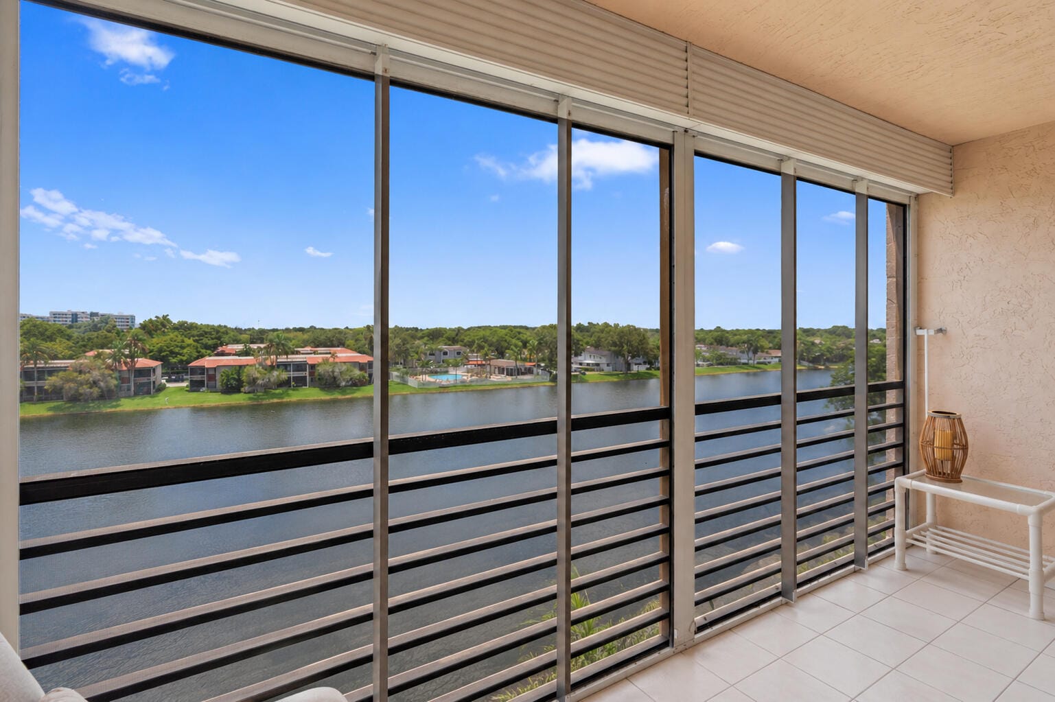 900 COLONY POINT Circle 511, Pembroke Pines, FL 33026 photo 3