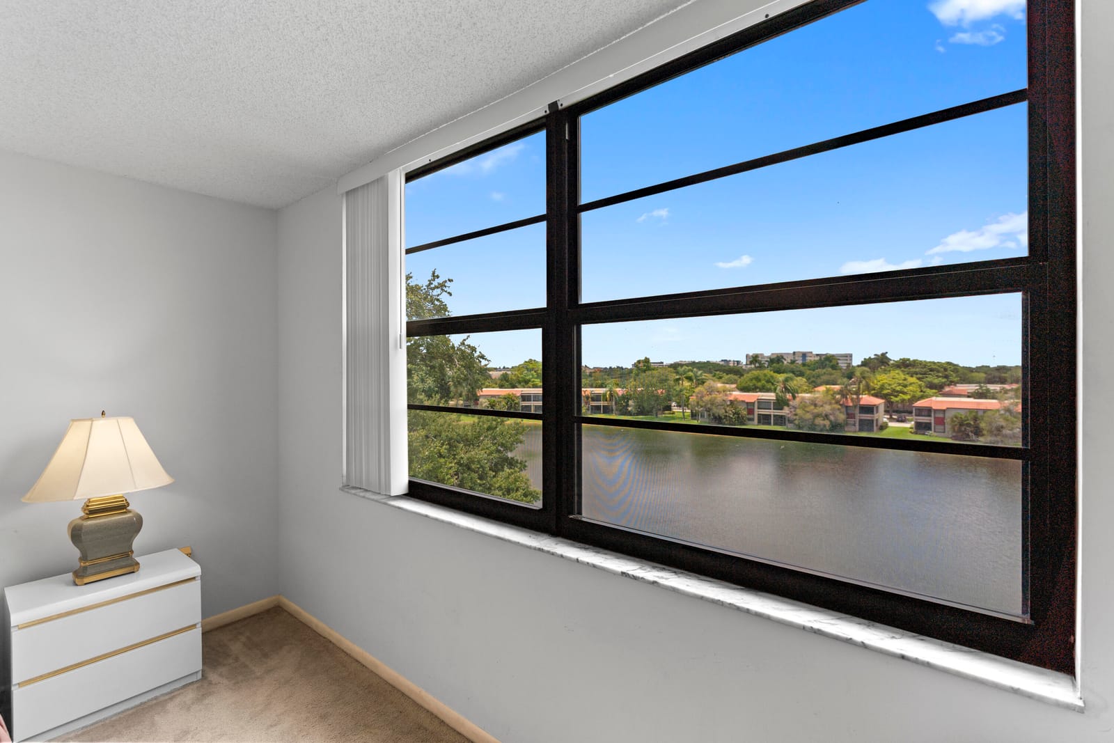 900 COLONY POINT Circle 511, Pembroke Pines, FL 33026 photo 25