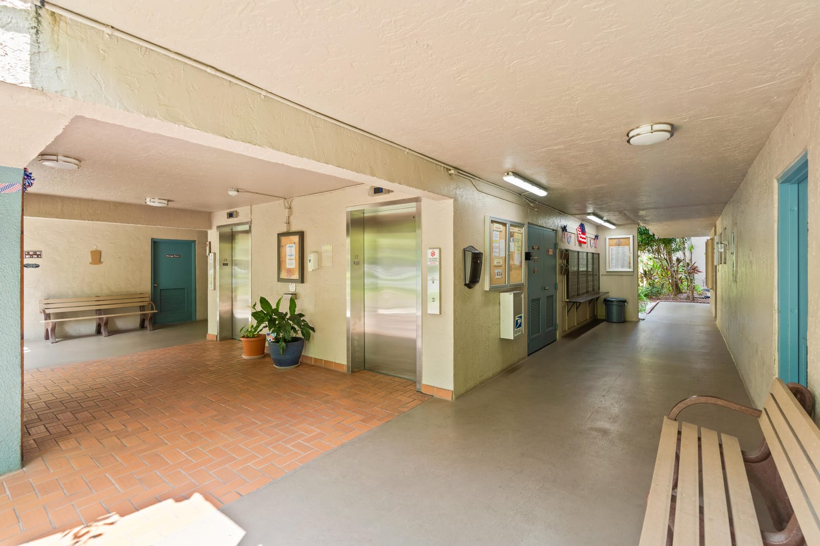 900 COLONY POINT Circle 511, Pembroke Pines, FL 33026 photo 7