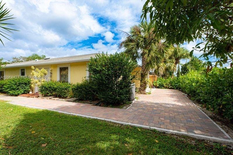 7507 N Ace Road N, Lake Worth, FL 33467