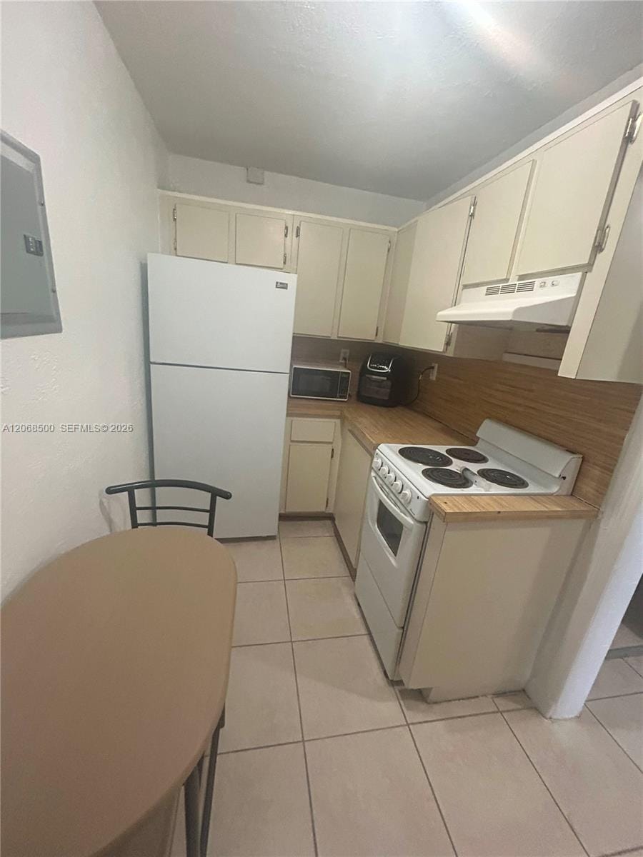 6950 Miami Gardens Drive 2-117A, Hialeah, FL 33015 photo 2