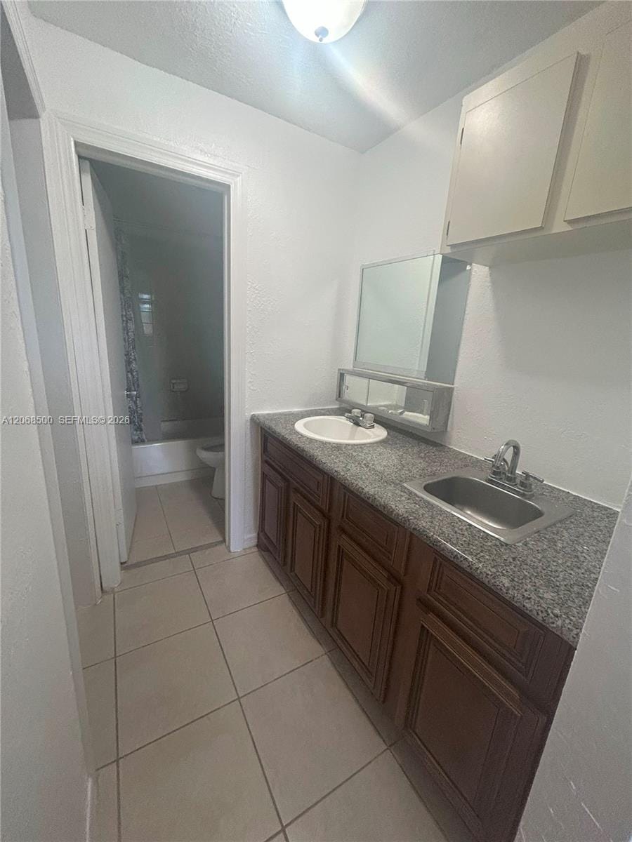 6950 Miami Gardens Drive 2-117A, Hialeah, FL 33015 photo 5