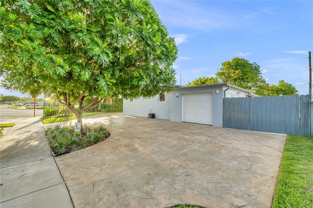 4275 SW 87th Avenue, Tropical Highlands, Miami, FL