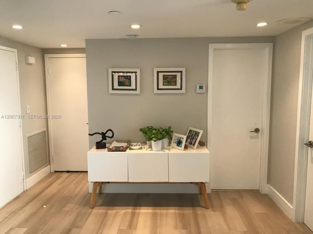 11113 Biscayne Boulevard 1955, Miami, FL 33181