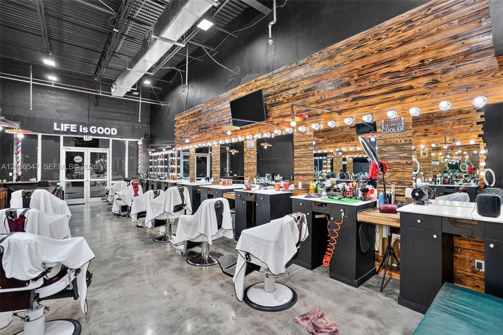 Exceptional Opportunity Exceptional Opportunity To Own A Barber Shop In Th — photo 11