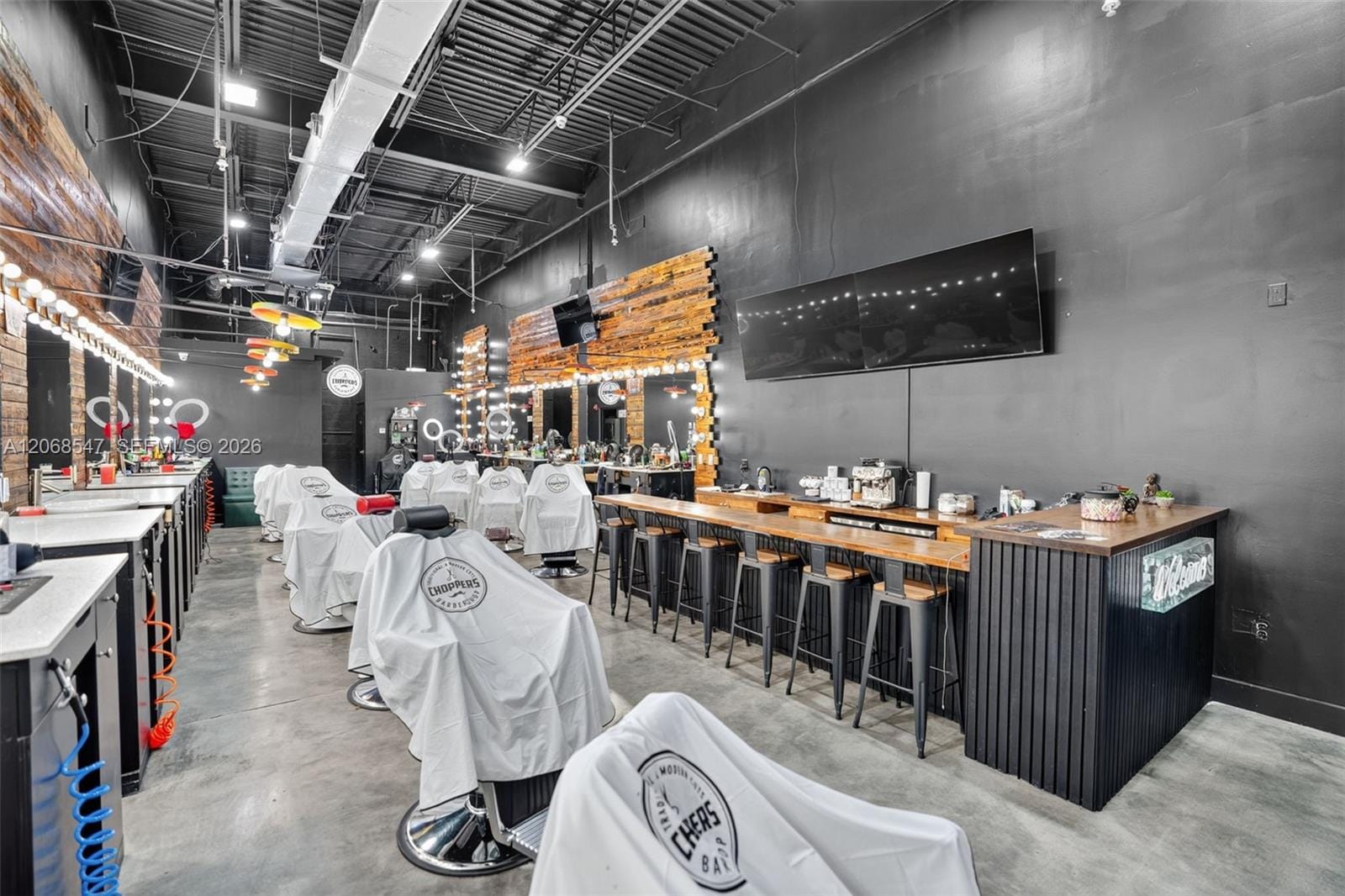 Exceptional Opportunity Exceptional Opportunity To Own A Barber Shop In Th — photo 4