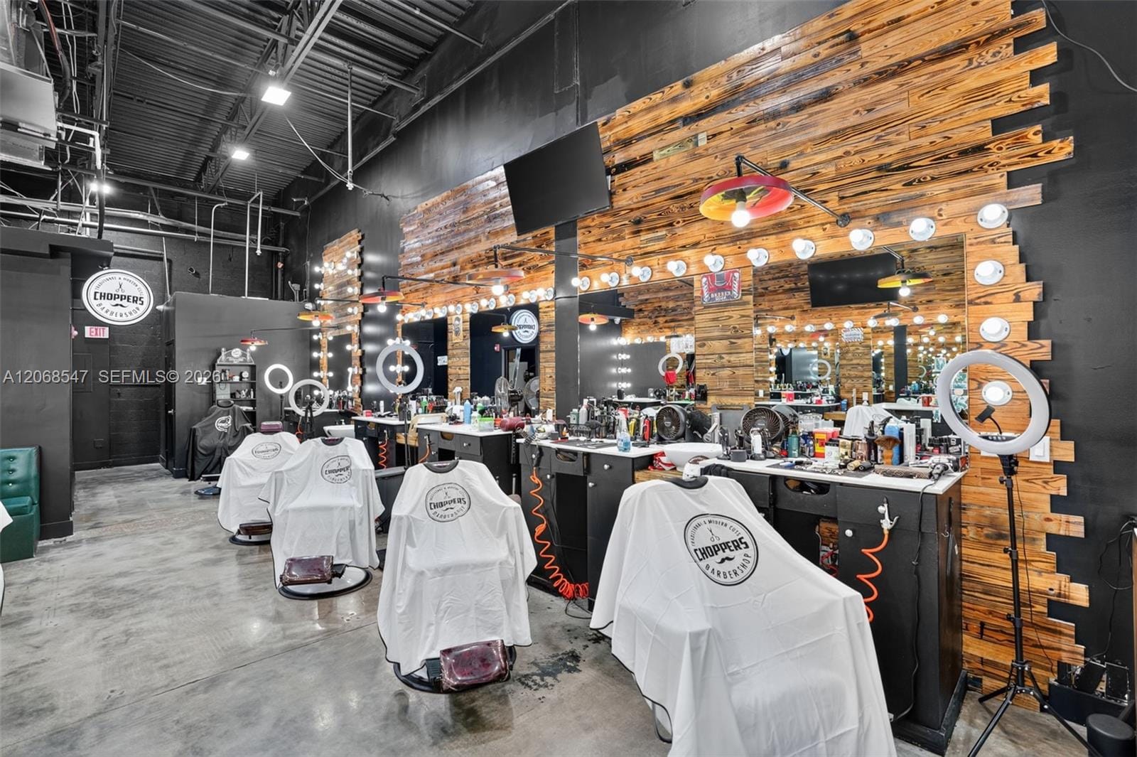 Exceptional Opportunity Exceptional Opportunity To Own A Barber Shop In Th — photo 10