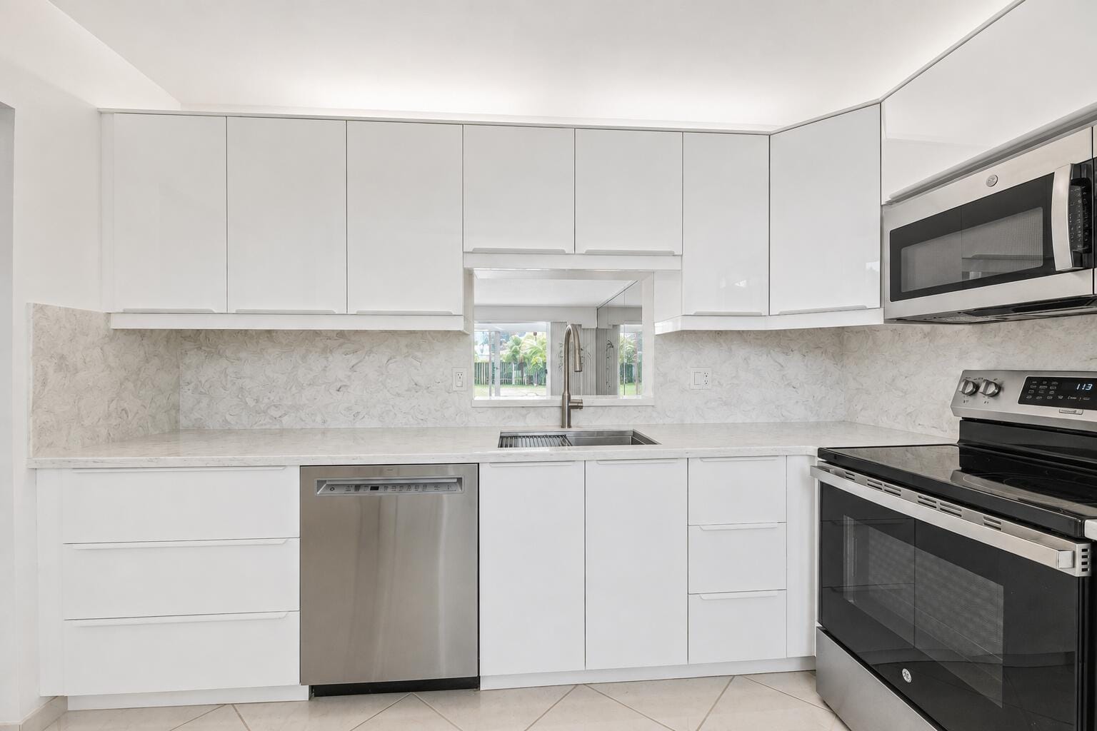 1025 SE 4th Avenue 101 — photo 7