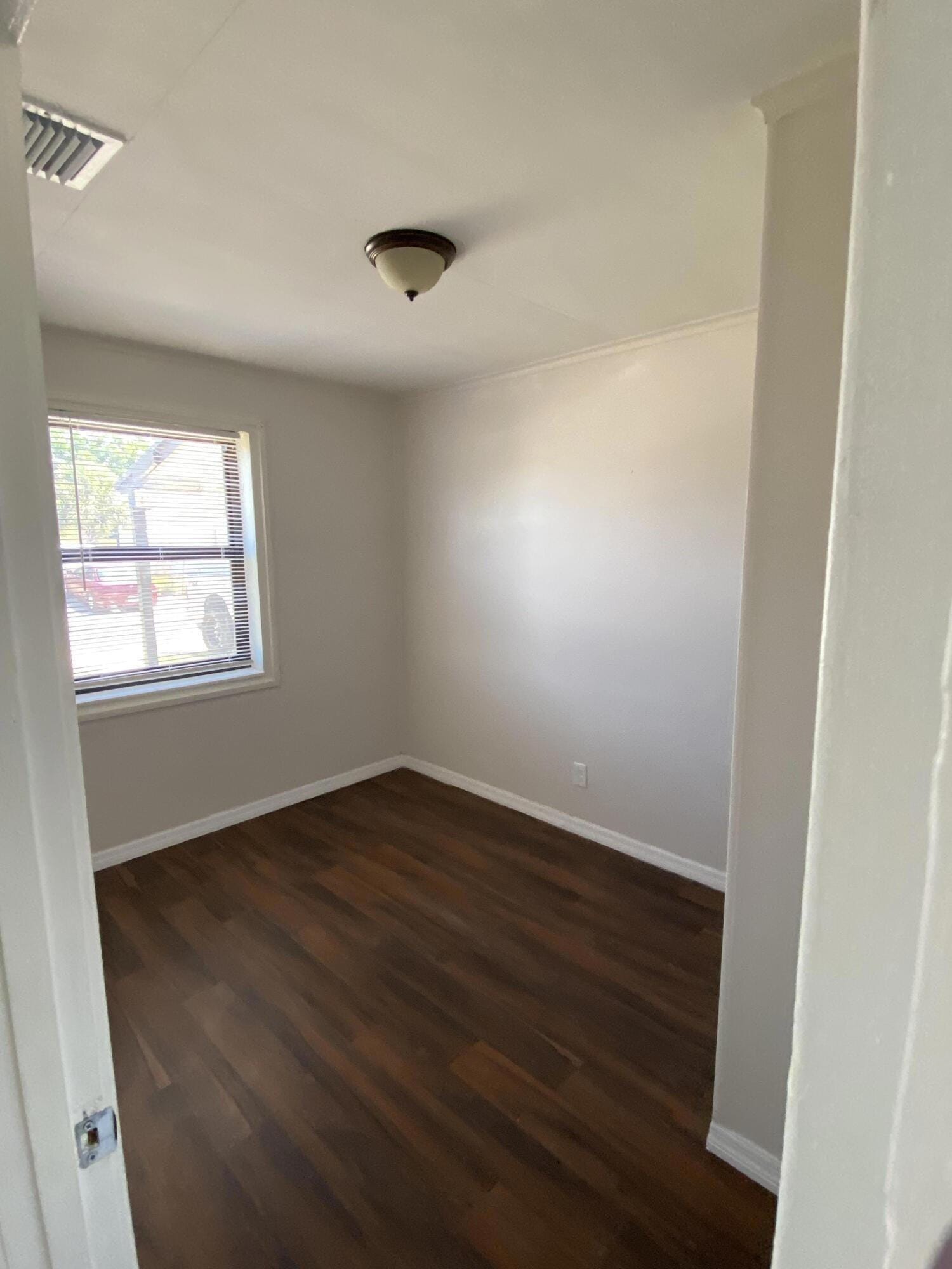 816 W 4TH Street — photo 3