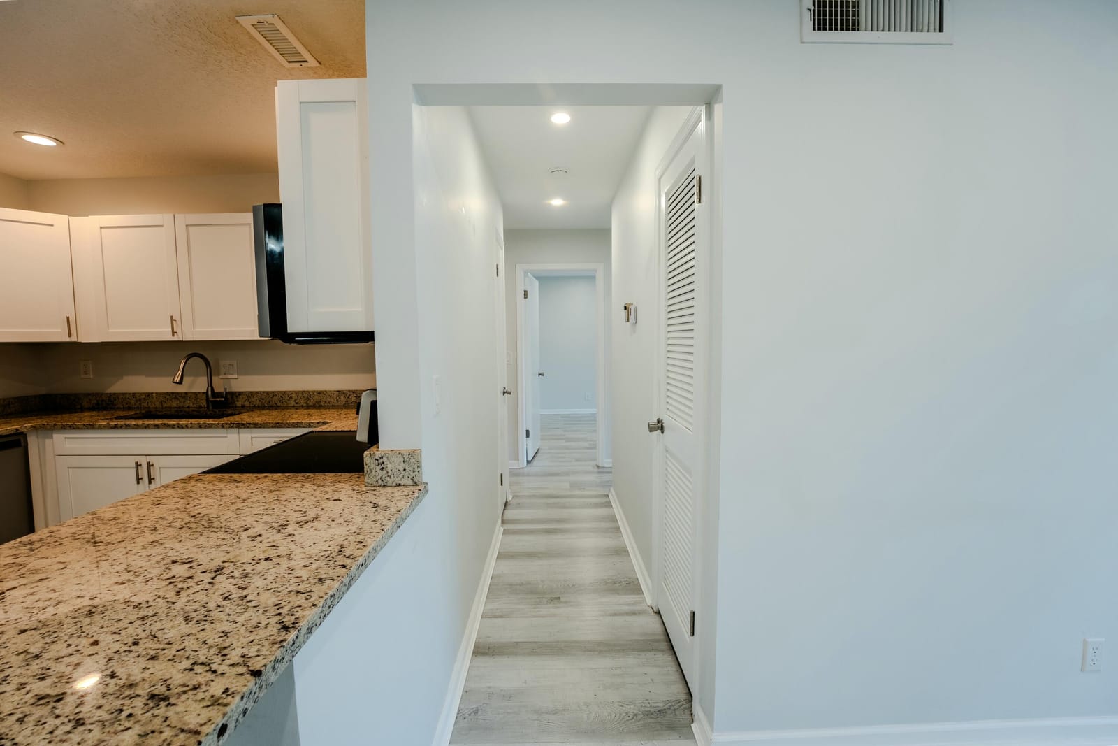6231 Bay Club Drive 4 — photo 4