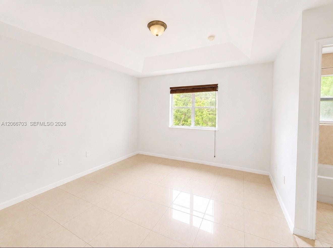 3007 SE 17th Avenue 3007 — photo 2