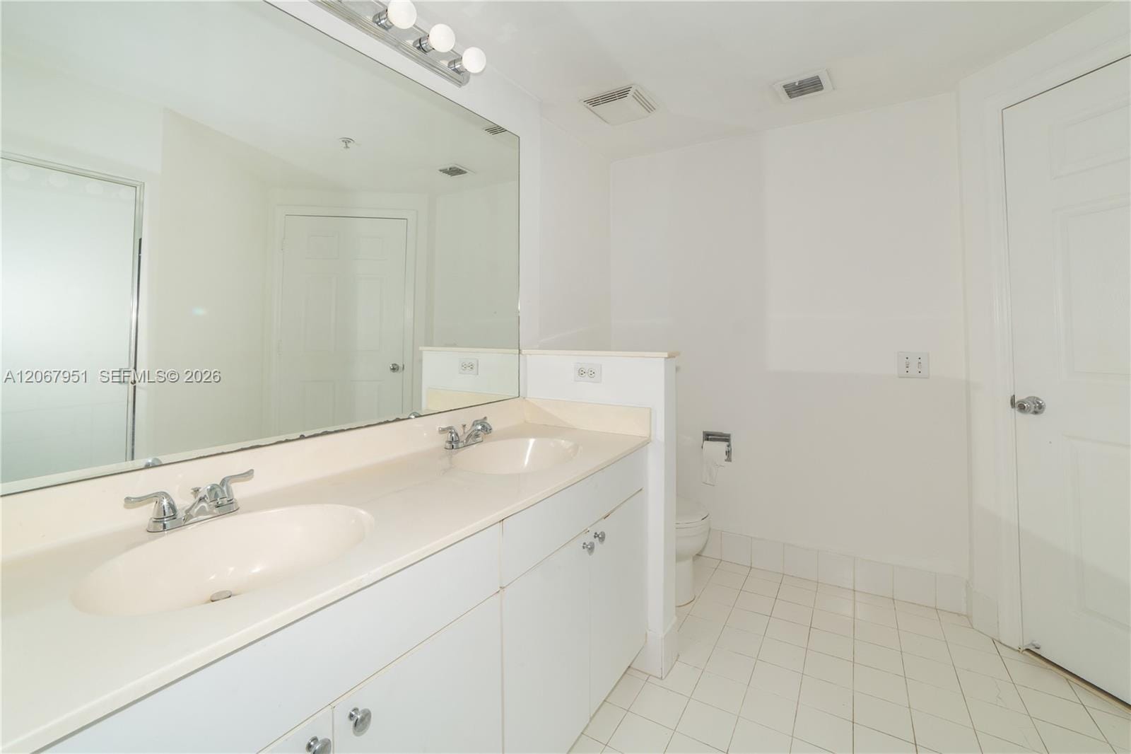 17150 N Bay Road 2512, Sunny Isles Beach, FL 33160 photo 12