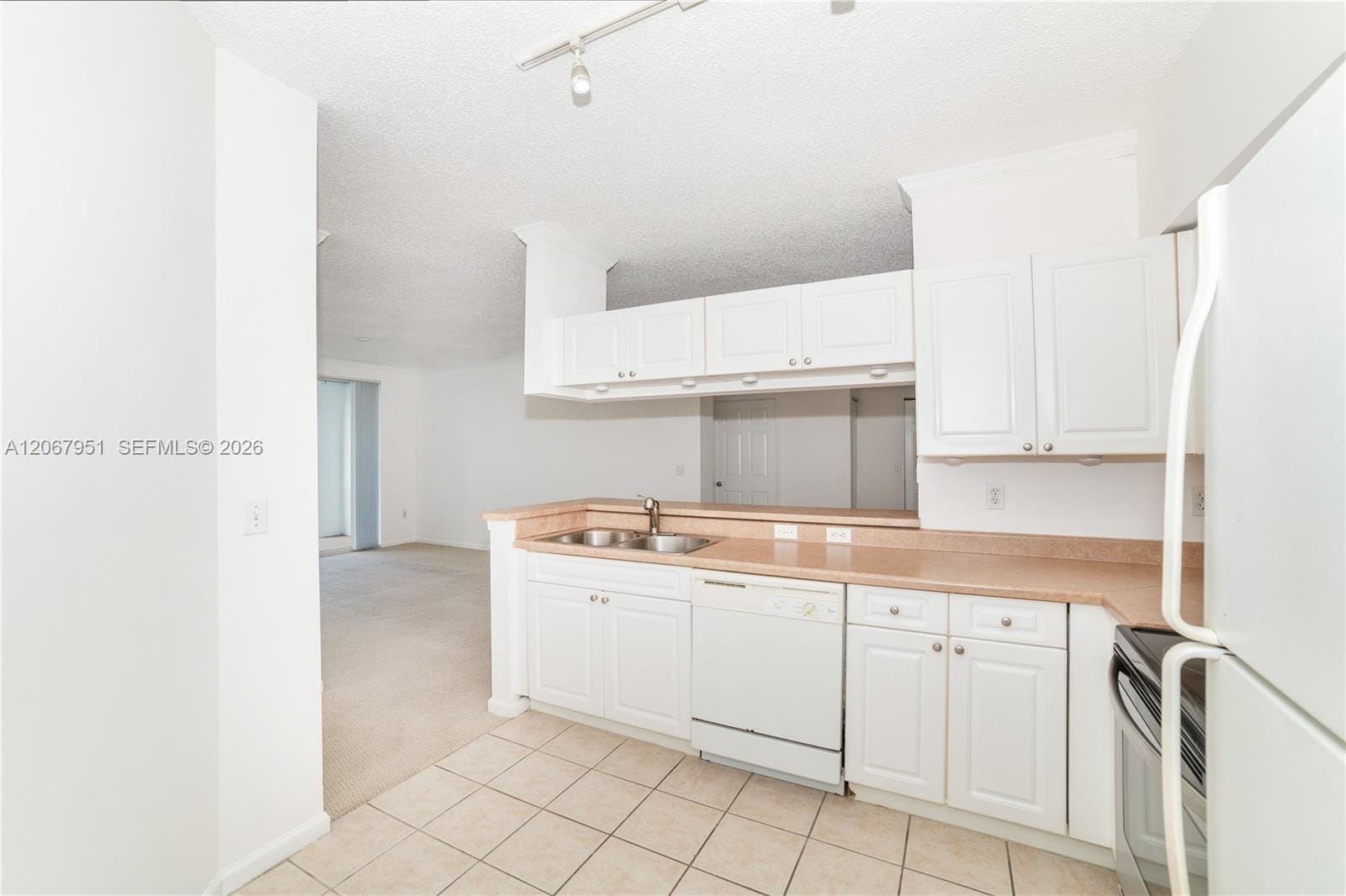 17150 N Bay Road 2512, Sunny Isles Beach, FL 33160 photo 4