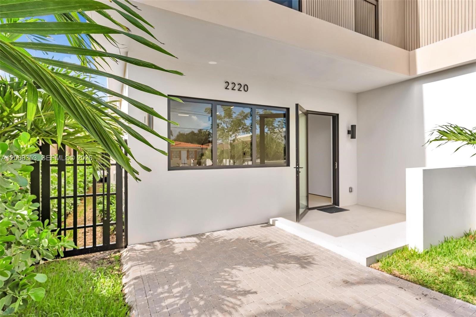 2220 SW 14th Street — photo 2
