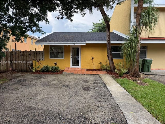 70 SW 14th Terrace, Mowry Villas, Homestead, FL