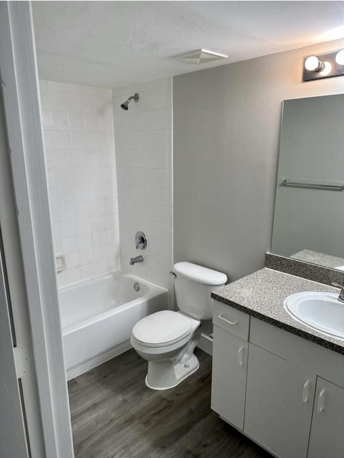 5021 N WILES Road 205 — photo 6