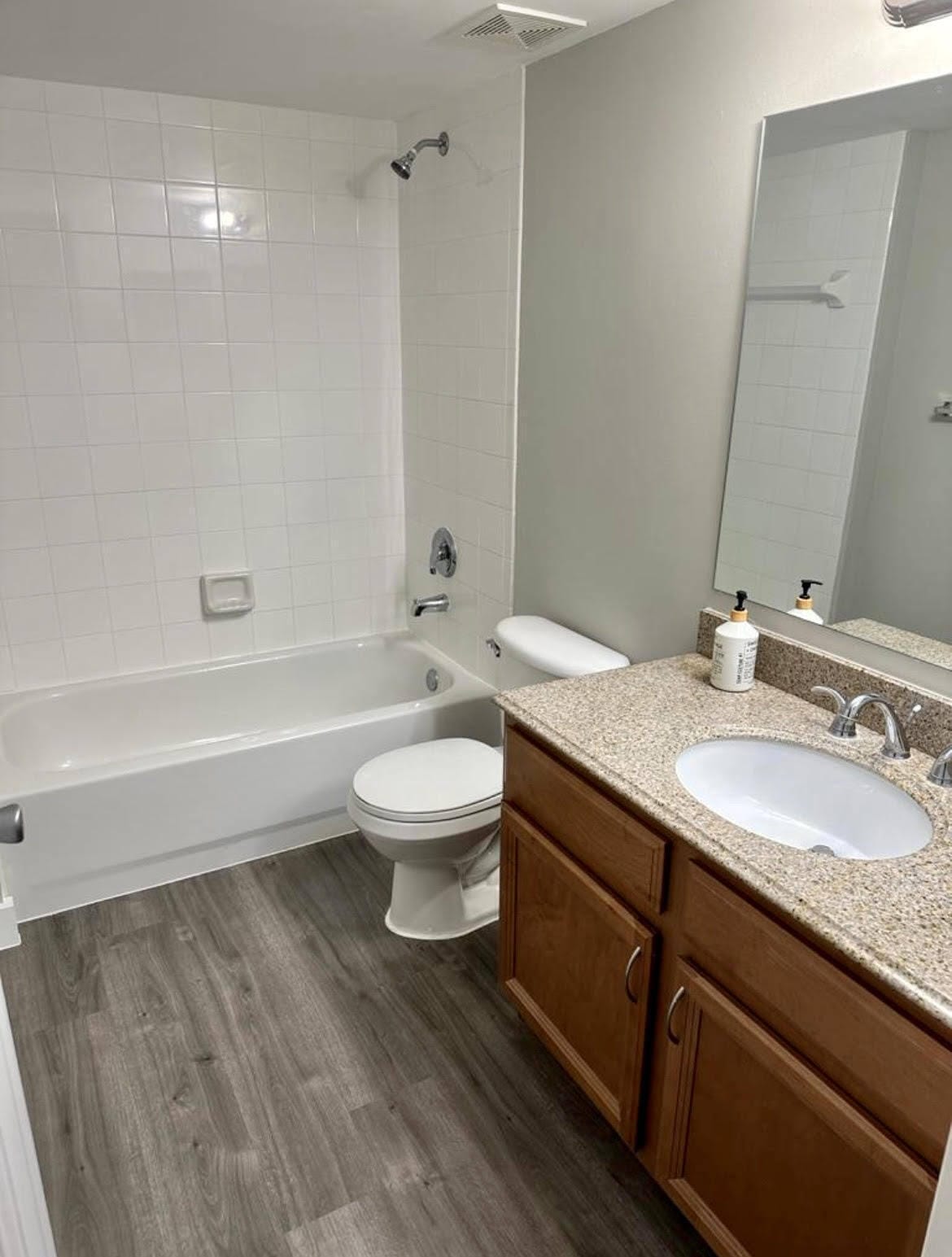 5021 N WILES Road 205 — photo 7