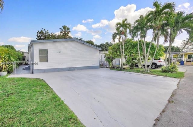 19800 SW 180th Avenue 222, Miami, FL 33187
