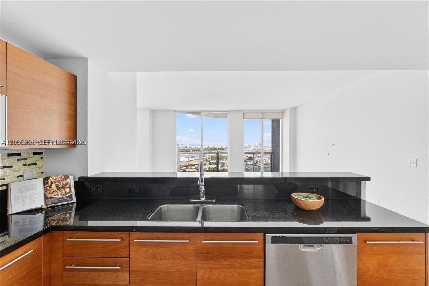 244 Biscayne Boulevard 3702 — photo 4
