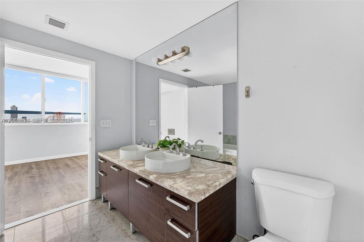 244 Biscayne Boulevard 3702 — photo 6