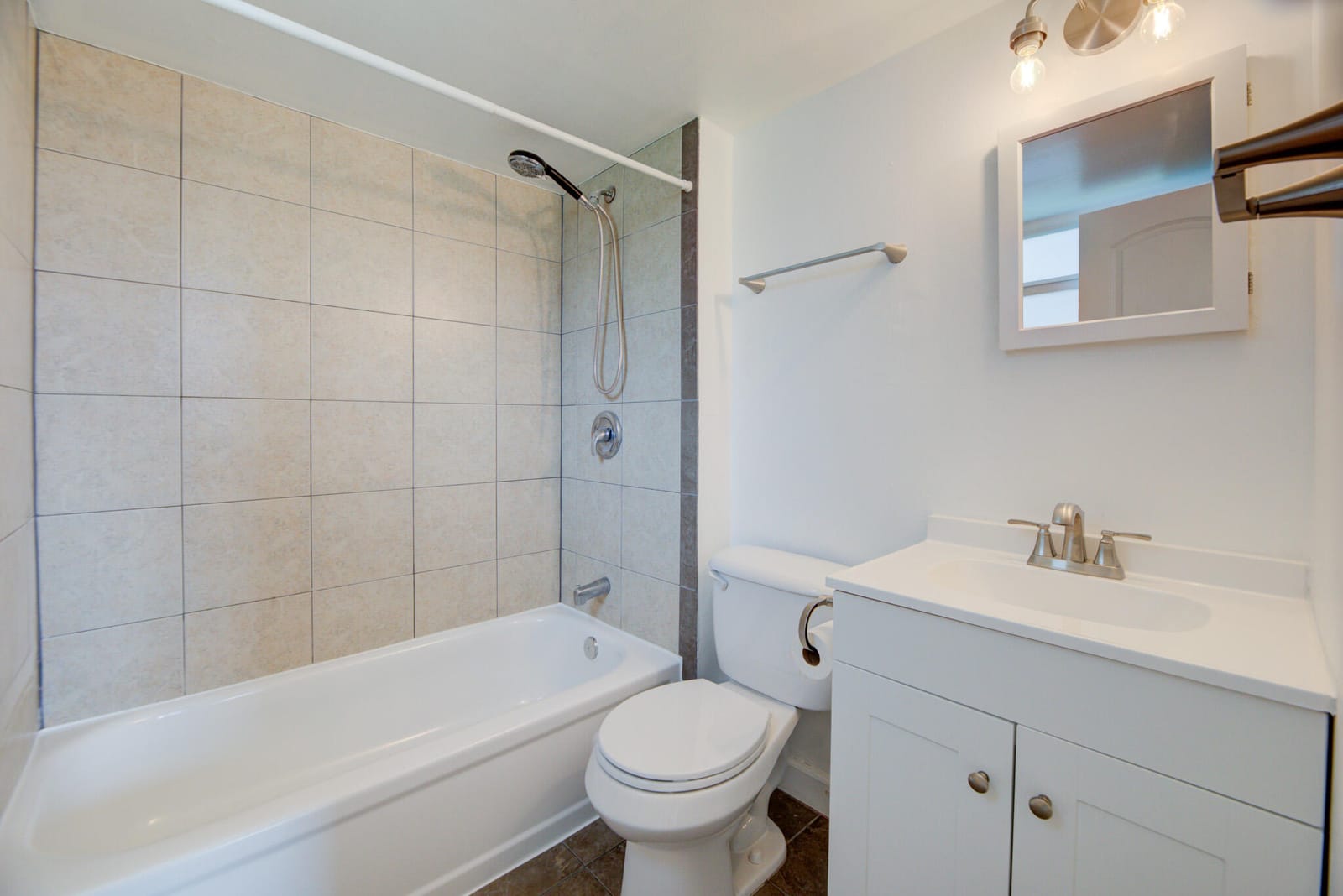 113 ROYAL PARK Drive 1H — photo 6
