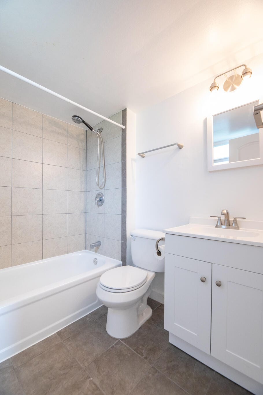113 ROYAL PARK Drive 1H — photo 8